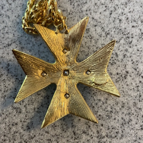 EUC Kenneth Lane Maltese Cross necklace - Picture 6 of 7